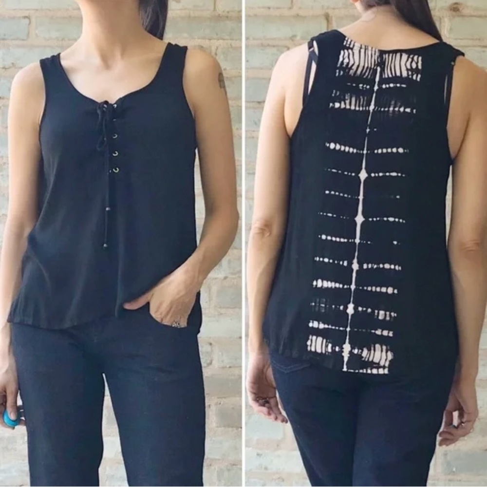 NWOT Gypsy 05 Black and White Tie Dye Lace-Up Tank Top, Size Small.